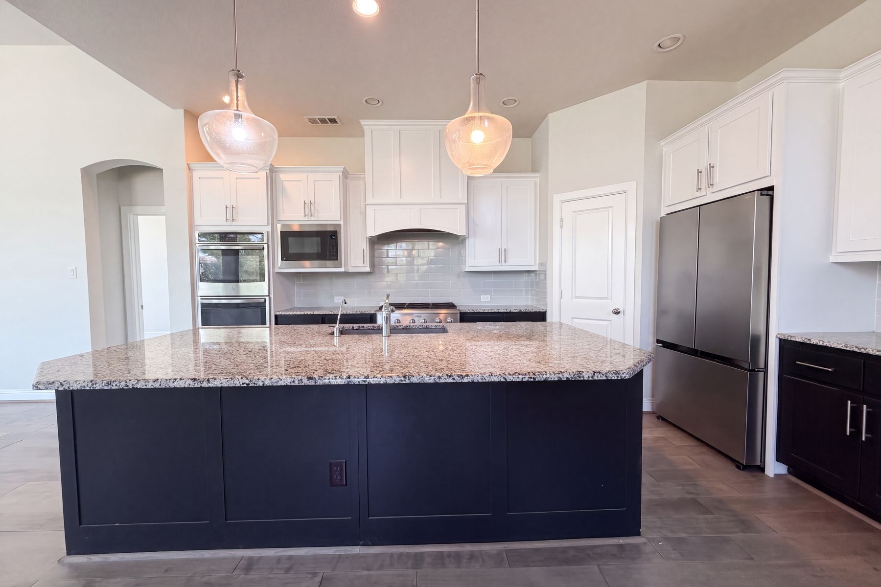 Photo 2 of 21 of 1901 Crested Ridge Rd, Aledo, TX