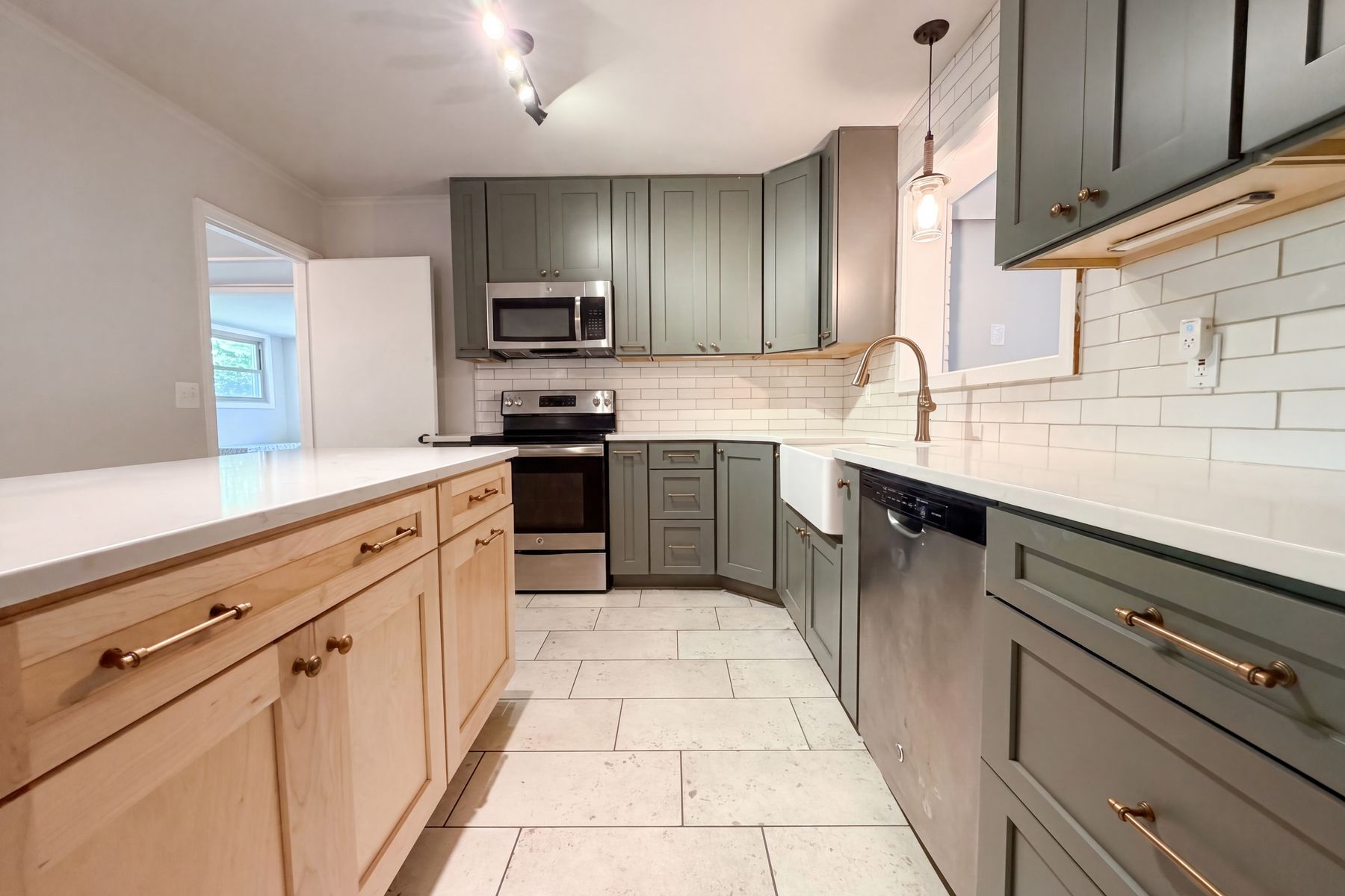 Photo 2 of 17 of 1119 Walton Dr, Murfreesboro, TN