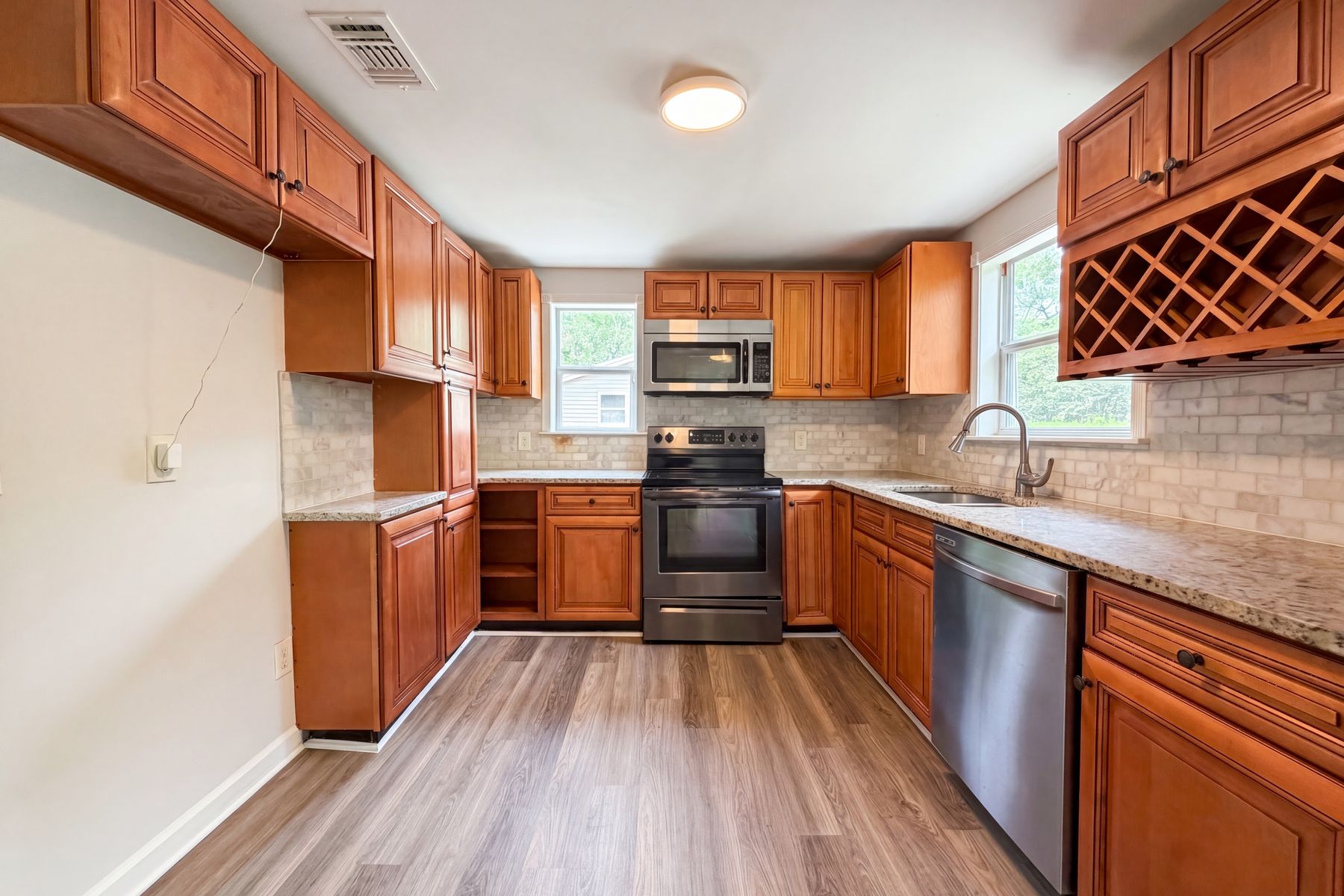 Photo 2 of 19 of 7008 Thurston Rd, Jacksonville, FL