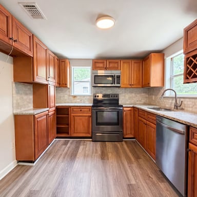 Property photo 2 of 7008 Thurston Rd