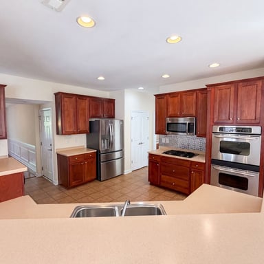 Property photo 2 of 1139 Donelea Ln NW