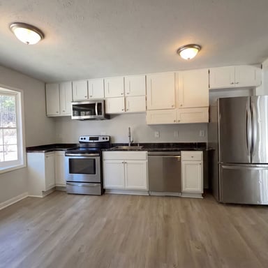 Property photo 2 of 7594 Beverly Dr