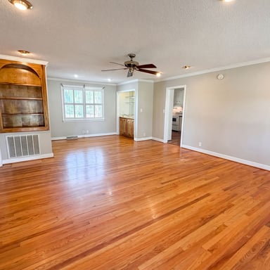Property photo 3 of 3006 Hilldale Rd