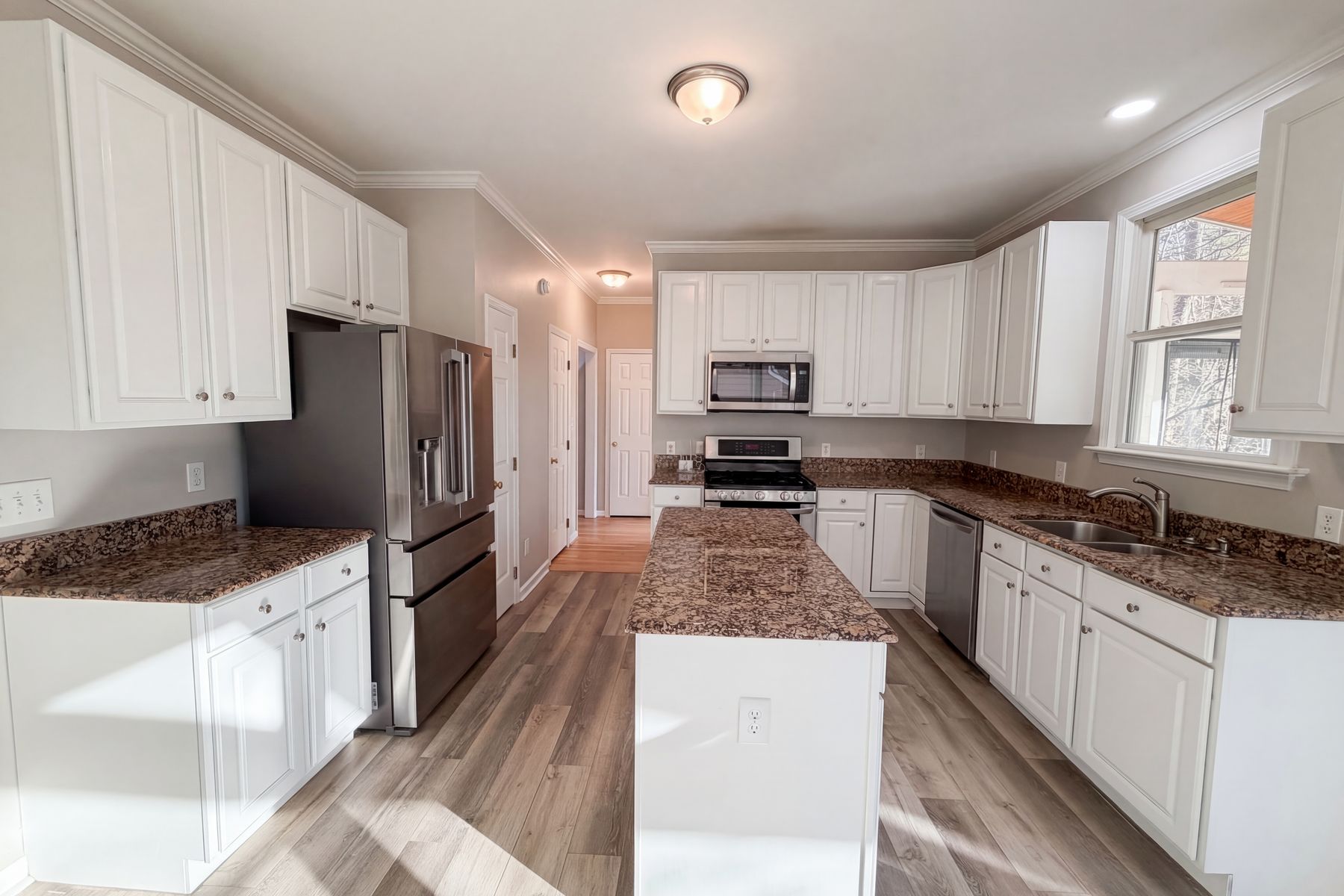 Photo 2 of 19 of 304 Arlington Rdg, Cary, NC