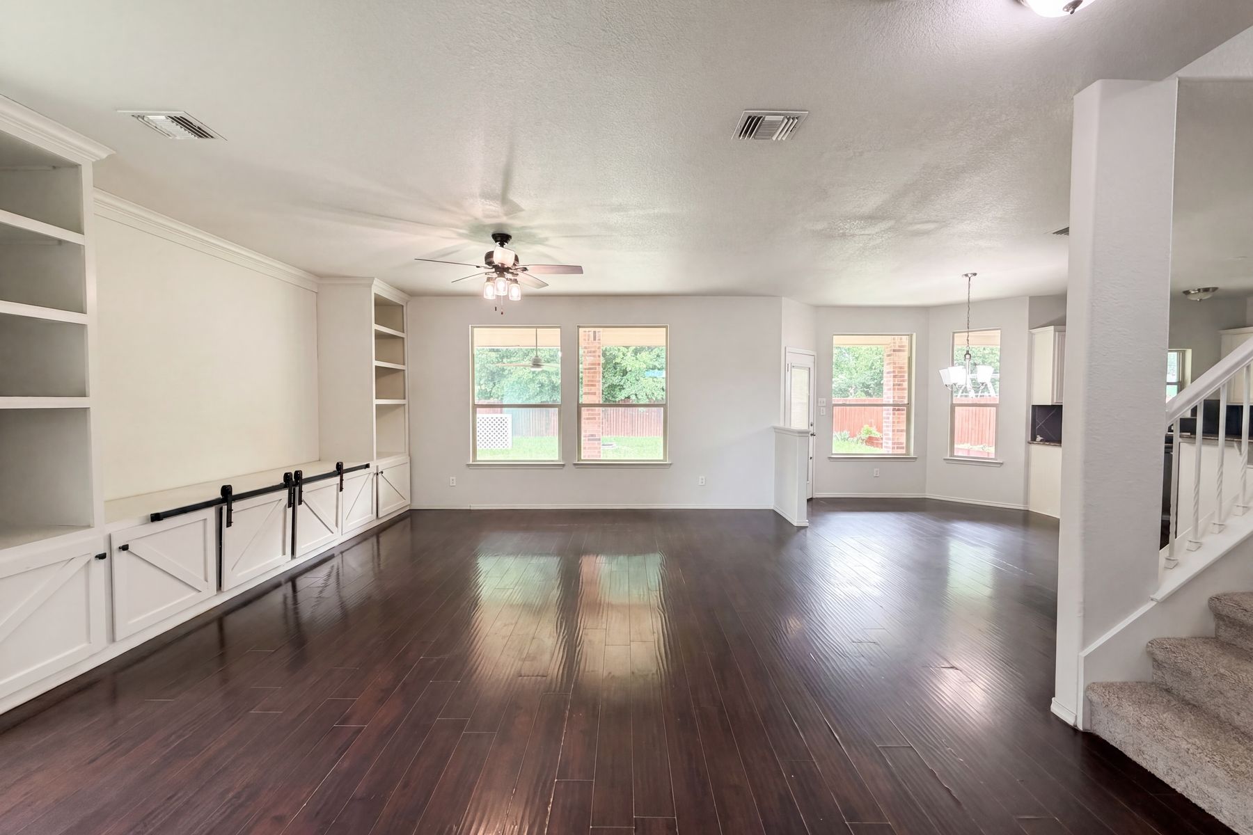 Property photo 3 of 6623 Ambrose Cir