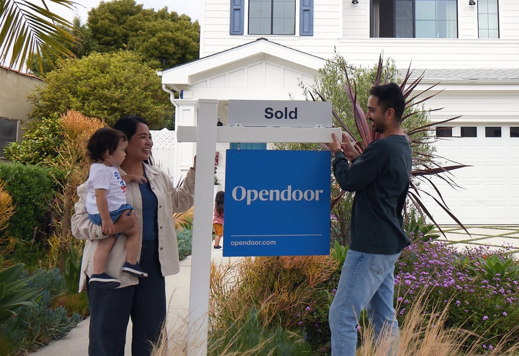 Photo of an Opendoor sign for a sold home