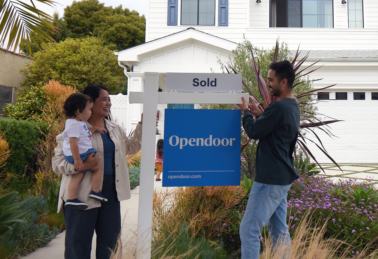 Photo of an Opendoor sign for a sold home
