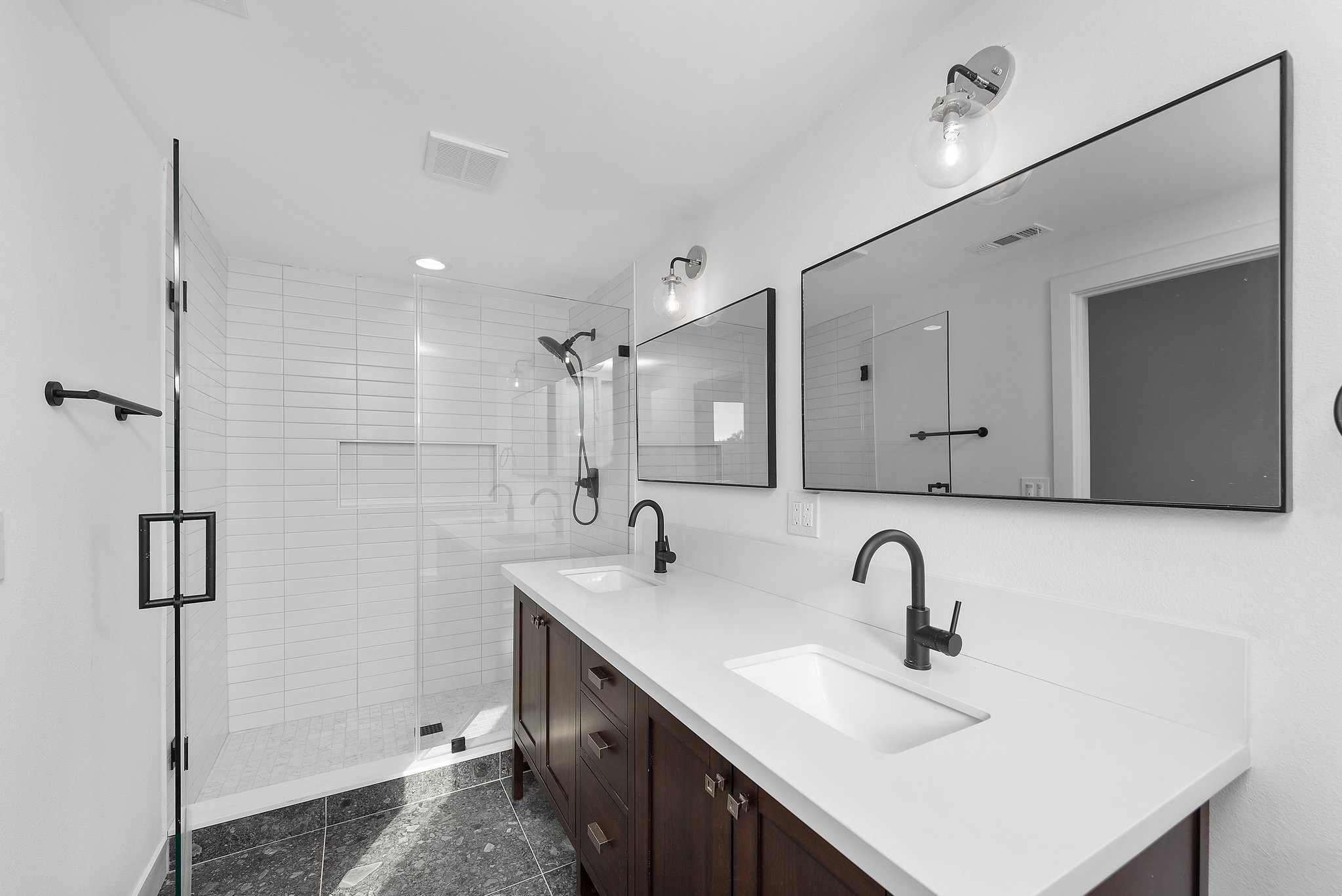 Los Angeles bathroom