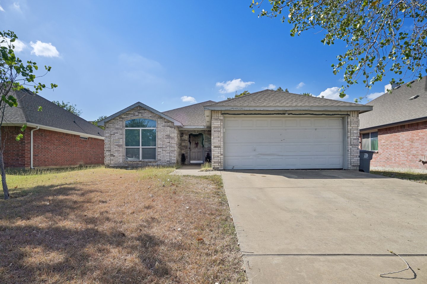 3331 Light Point Dr, Dallas, TX 75228 On Sale Now for 263,000