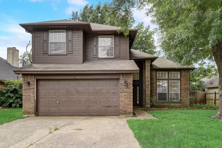 See details about 4500 Gentle Springs Dr, Arlington, TX 76001