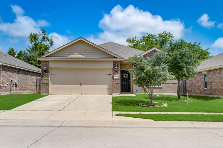 See details about 1712 Pilot Point Way, Princeton, TX 75407