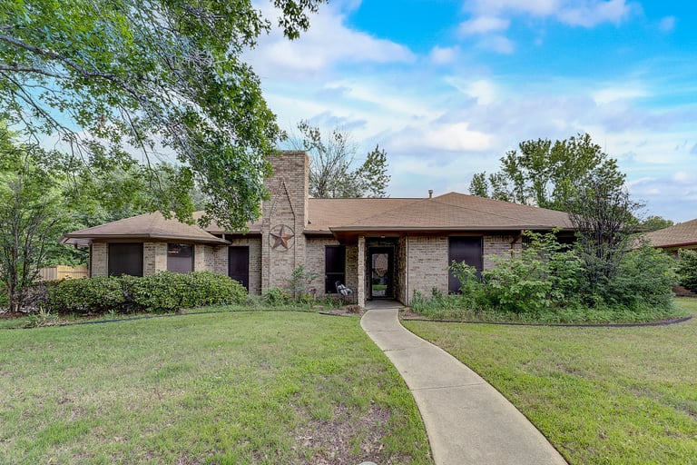 See details about 2401 Kingston Trce, Denton, TX 76209