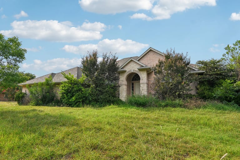 See details about 3051 Plainview Rd, Midlothian, TX 76065
