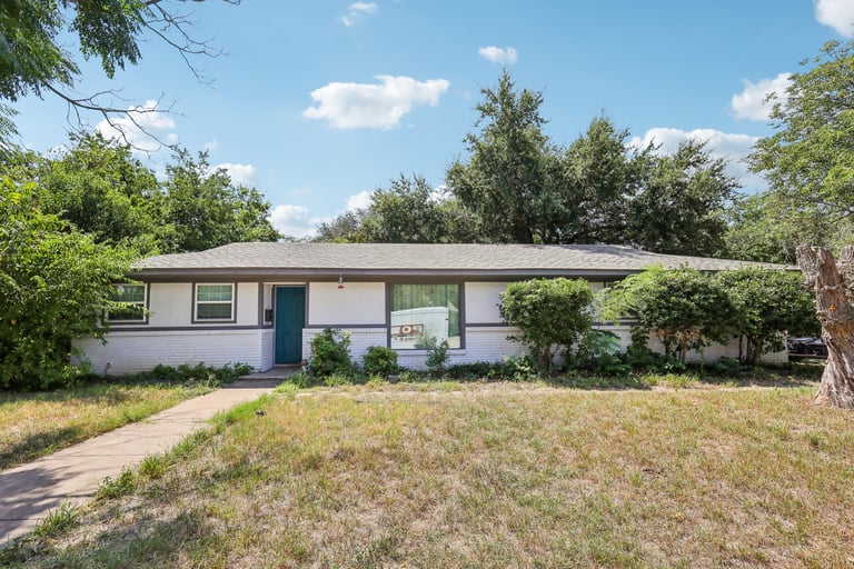 See details about 217 Highland Ter S, Fort Worth, TX 76134