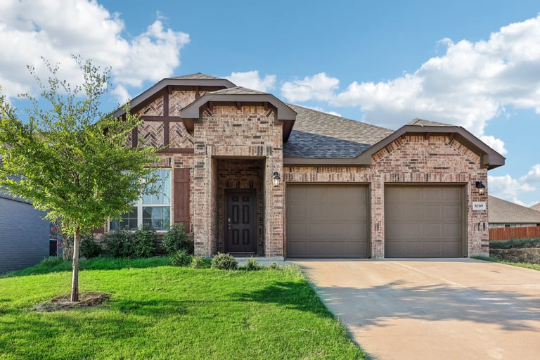 See details about 8209 Leopard Pass, Godley, TX 76044