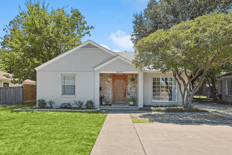 See details about 3625 White Settlement Rd, Fort Worth, TX 76107