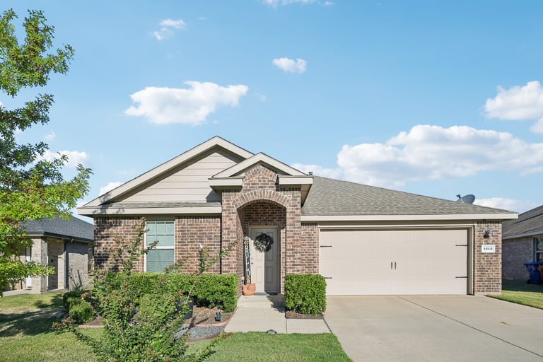 See details about 1213 River Oak Ln, Royse City, TX 75189