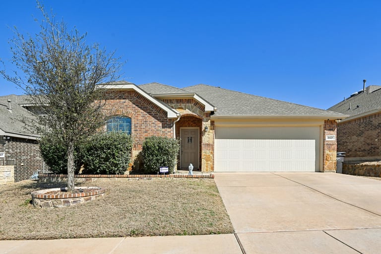 See details about 8421 Grand Oak Rd, Fort Worth, TX 76123