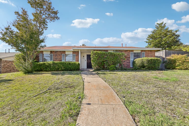 See details about 3425 Knoll Point Dr, Garland, TX 75043