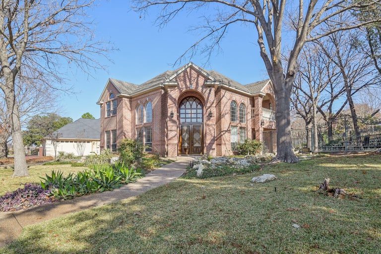 See details about 6029 Bellaire Dr, Benbrook, TX 76132