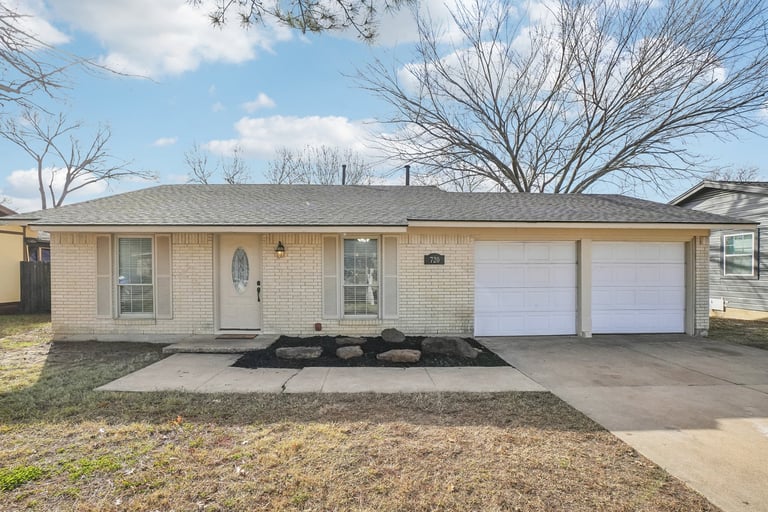 See details about 720 Tanglewood Dr, Hurst, TX 76053