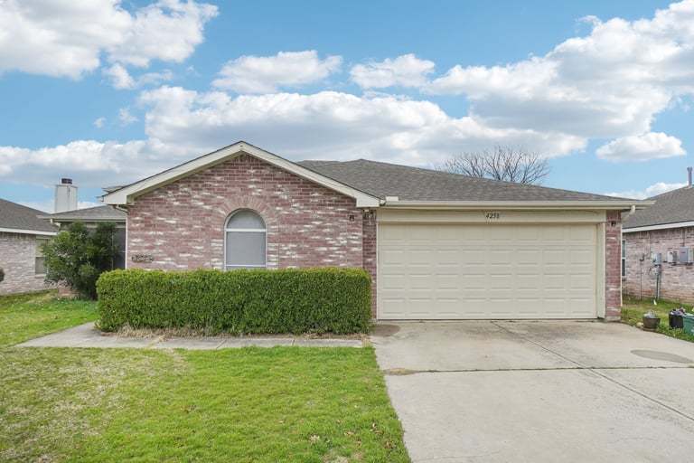 See details about 4258 Estes Park Cir, Haltom City, TX 76137