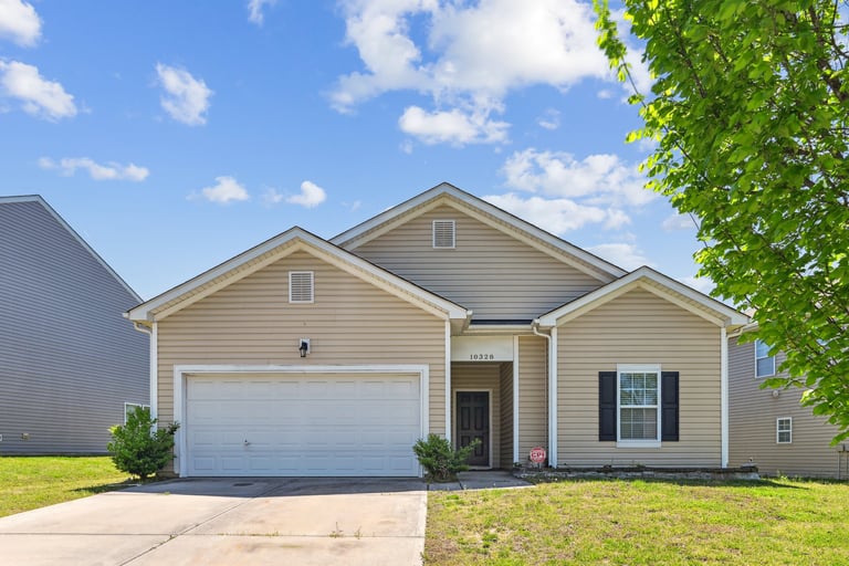 See details about 10328 Kempsford Dr, Charlotte, NC 28262
