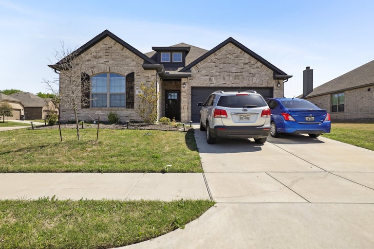 See details about 701 Dripping Springs Ln, Cleburne, TX 76033