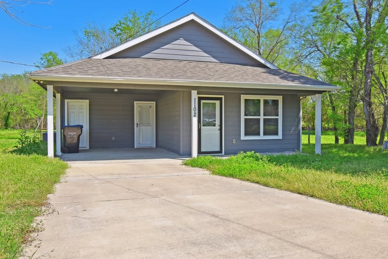 See details about 1102 Hemphill St, Greenville, TX 75401