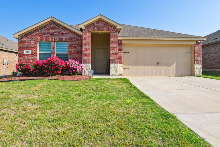 See details about 821 Alton Dr, Aubrey, TX 76227