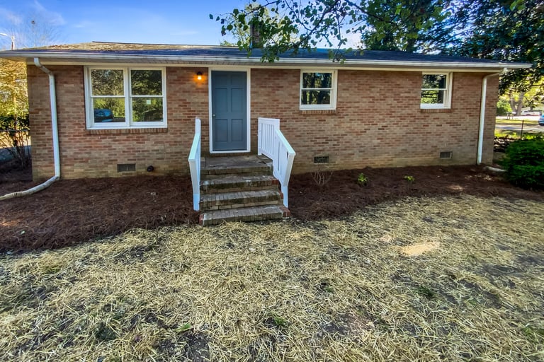 See details about 333 S High St, Waxhaw, NC 28173