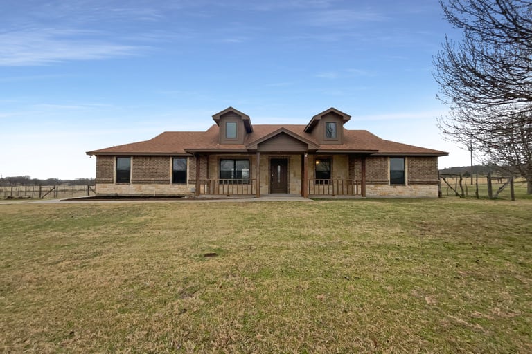 See details about 113 Stella Ln, Springtown, TX 76082