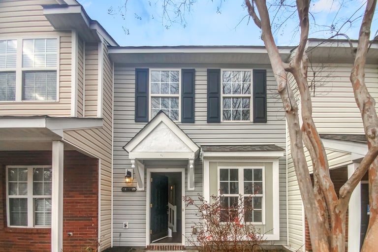 See details about 16837 Greenlawn Hills Ct, Charlotte, NC 28213