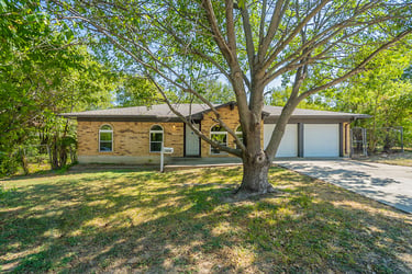 See details about 4400 Highland Lake Dr, Fort Worth, TX 76135
