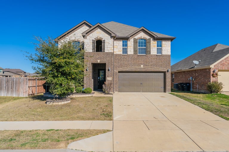 See details about 5744 Diamond Valley Dr, Fort Worth, TX 76179