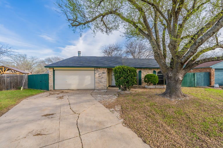 See details about 7417 Lea Pl, Fort Worth, TX 76140