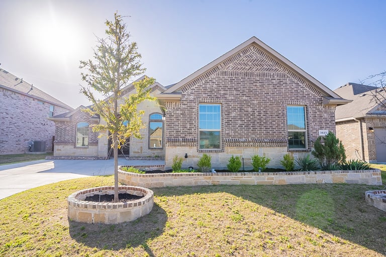 See details about 3623 Twin Pines Dr, Midlothian, TX 76065
