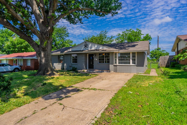 See details about 2533 Vickie St, Mesquite, TX 75149