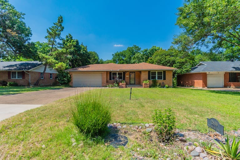 See details about 2809 Southwood Dr, Dallas, TX 75233