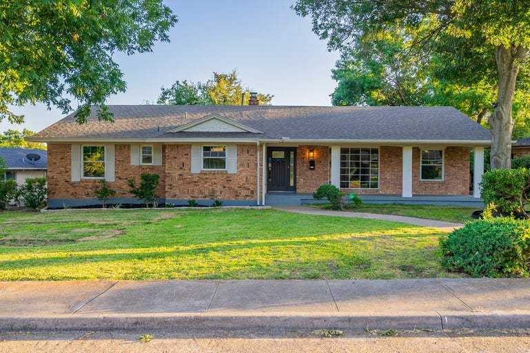 See details about 916 Glen Stone Ln, Dallas, TX 75232