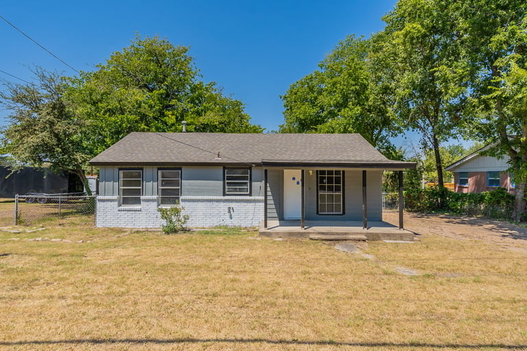 See details about 4513 Hodgkins Rd, Fort Worth, TX 76135