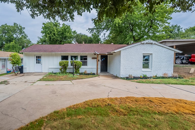 See details about 3404 W Fuller Ave, Fort Worth, TX 76133