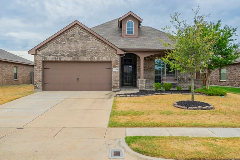 See details about 5114 Meadow Ln, Krum, TX 76249