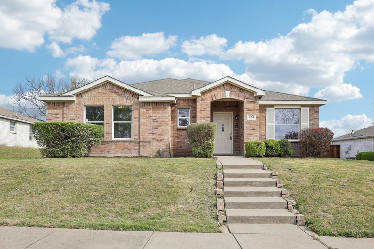 See details about 609 Snapdragon Ln, Desoto, TX 75115