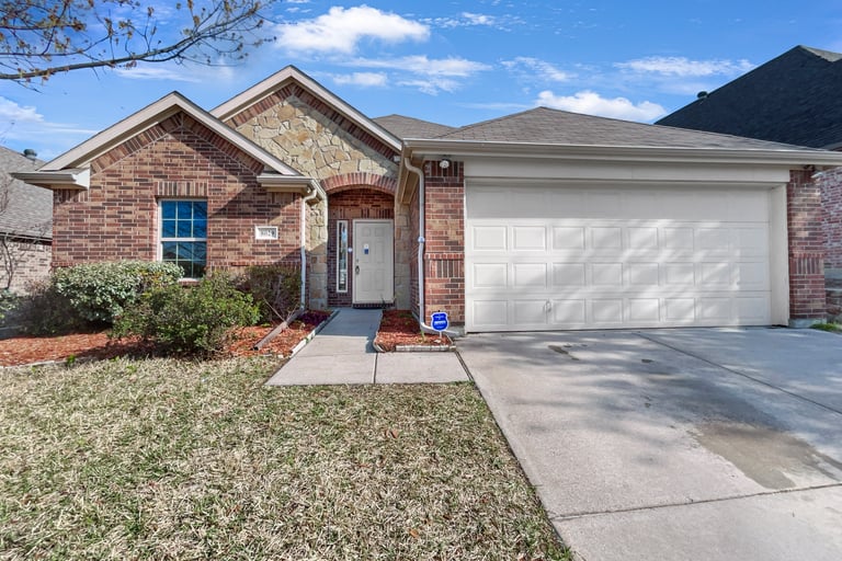See details about 8029 Mountain Knoll Ct, Dallas, TX 75249