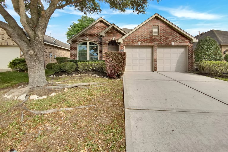 See details about 27406 Gatlin Ln, Spring, TX 77386