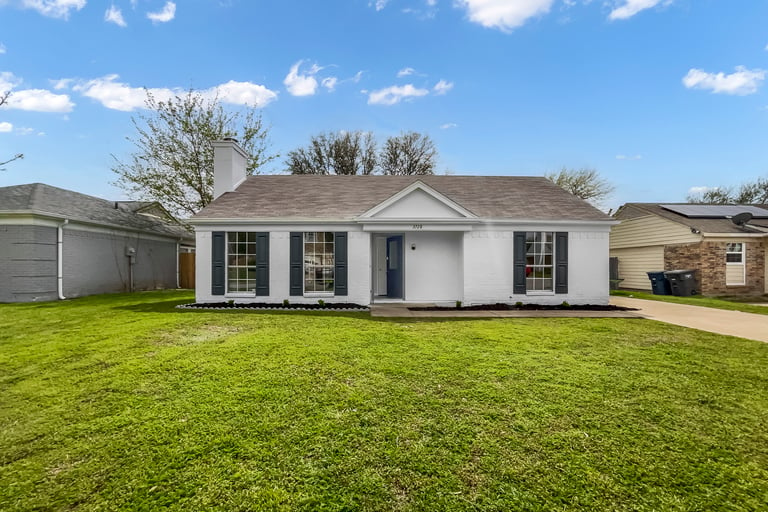 See details about 3728 Farm Field Ln, Fort Worth, TX 76137