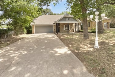 See details about 4445 Normandy Rd, Fort Worth, TX 76103