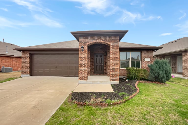 See details about 2717 Adams Fall Ln, Fort Worth, TX 76123