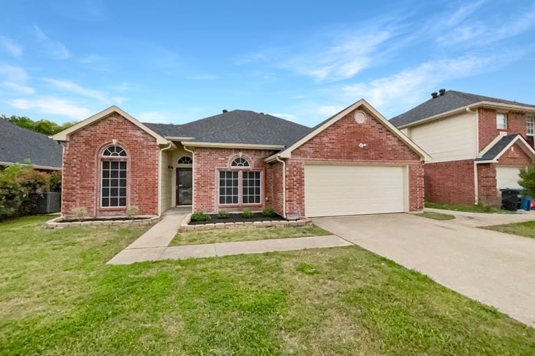 See details about 3721 Sycamore Ln, Rockwall, TX 75032
